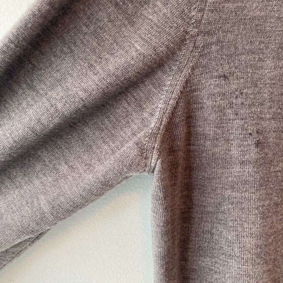 J.LINDEBERG V-Neck Merino Wool sweater  - size XL - Picture 7 of 13
